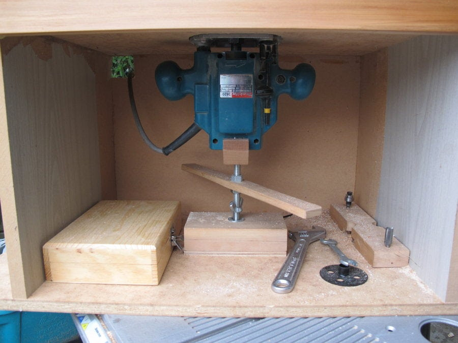 Router table/box with d.i.y lift. - by kiwichippie 