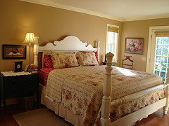 Country Bedroom Decorating Ideas | Country Style Bedding