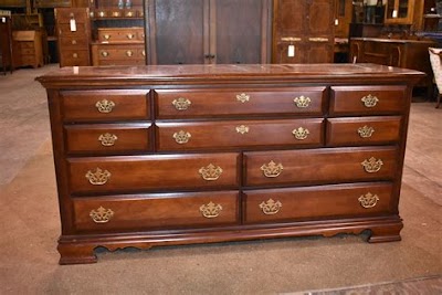Vintage Bedroom Dresser: Adding Charm To Your Bedroom