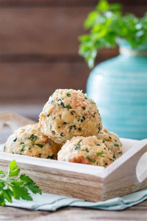 klassische semmelknoedel das sueddeutsche original