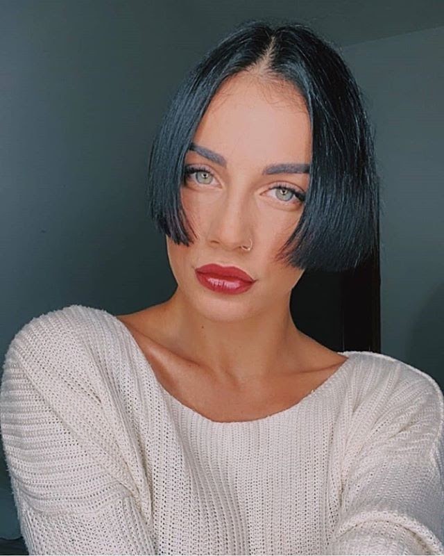 Info 21+ Short Bob Instagram