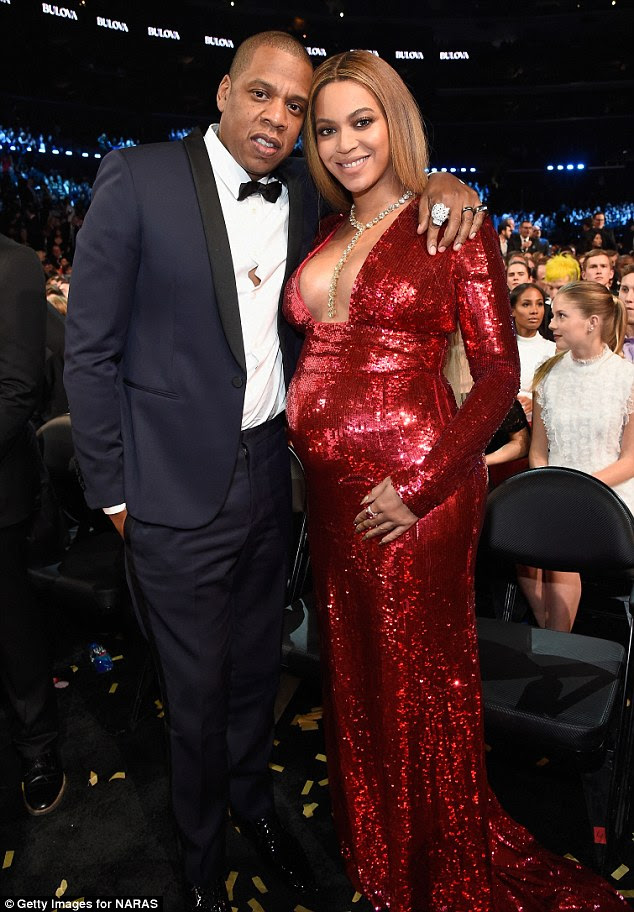 Pregnant Beyonce squeezes bump into tight dress at Grammys | Daily ...