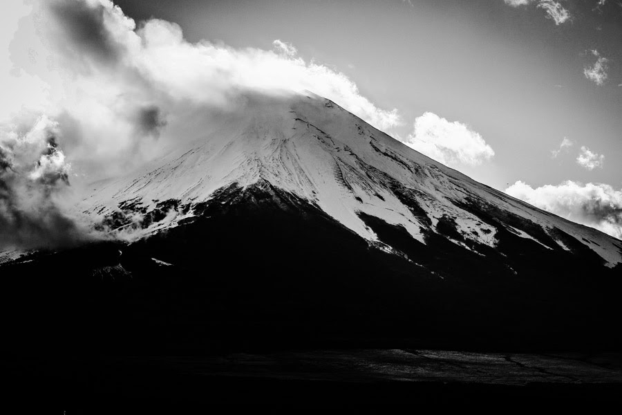 フリー写真 モノクロの富士山と雲の風景でアハ体験 Gahag 著作権フリー写真 イラスト素材集