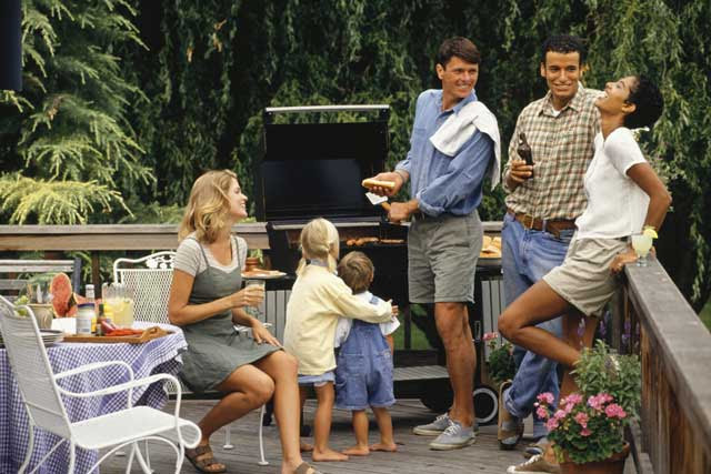 Keep Guests Coming Back with These Outdoor Entertaining Tips ...