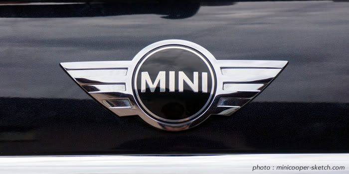 簡単diy ミニクーパー Miniエンブレムの交換方法 Mini Cooper Sketch