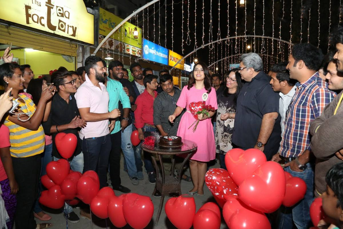 Actress Rashi Khanna Birthday Celebrations Photos