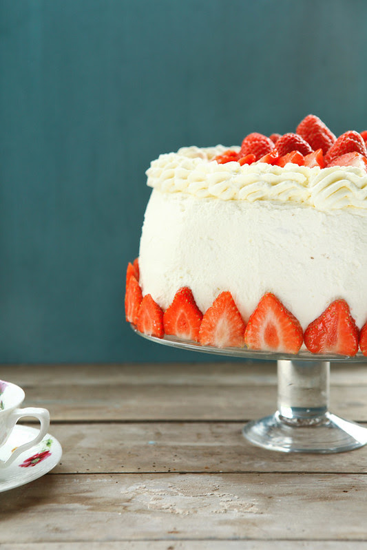 swedish strawberry cake