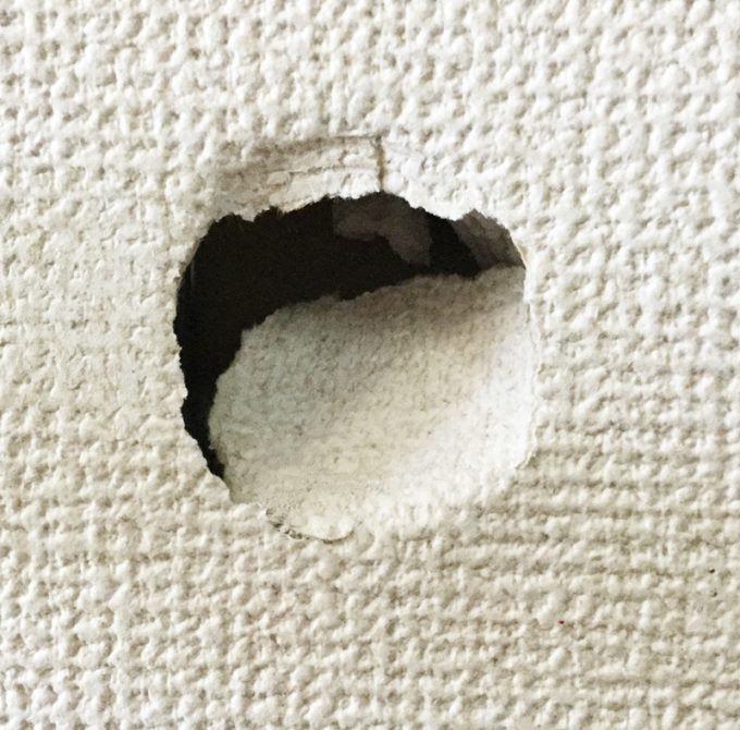 賃貸マンション 壁に穴を空けちゃった 子どもと暮らしてみぃつけたっ