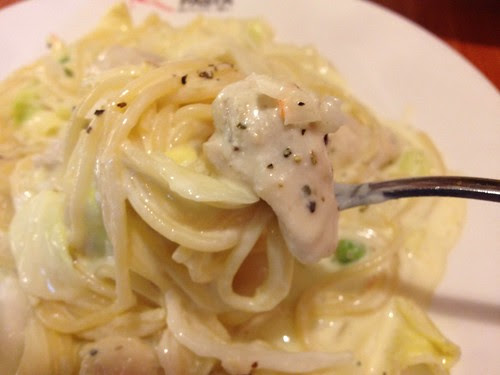 奶油蔬菜雞肉麵