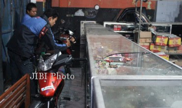 PERSIS SOLO VS PSS SLEMAN : MASSA TANPA IDENTITAS SERBU 