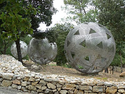 3 boules.jpg