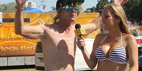 Reporter Cantik Susanne Ward Selalu Berbikini Saat Wawancara http://ift.tt/20kt43r - Berita Terkini Terbaru Hari Ini - Reporter cantik, Susanne Ward, dari stasiun televisi Aussie Beach TV di Australia kerap membuat narasumber salah fokus karena selalu mengenakan bikini saat wawancara.