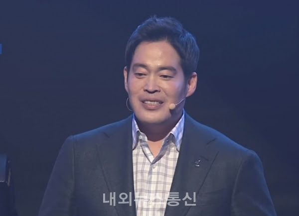 í´ë½íì°ì¤ ë