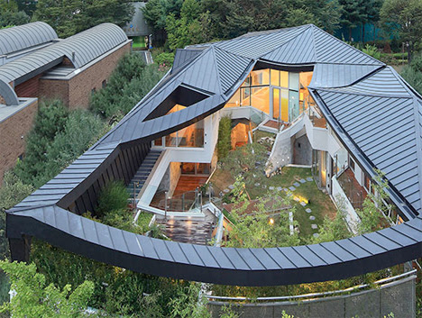 Modern Secret Garden House 1