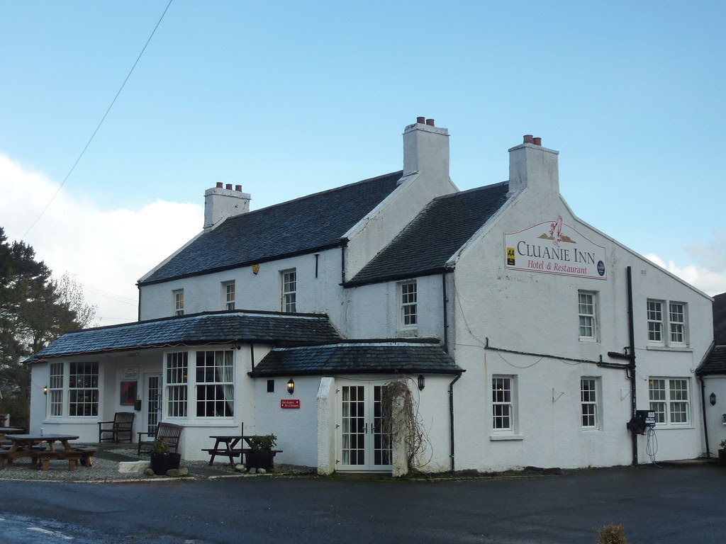 Cluanie Inn