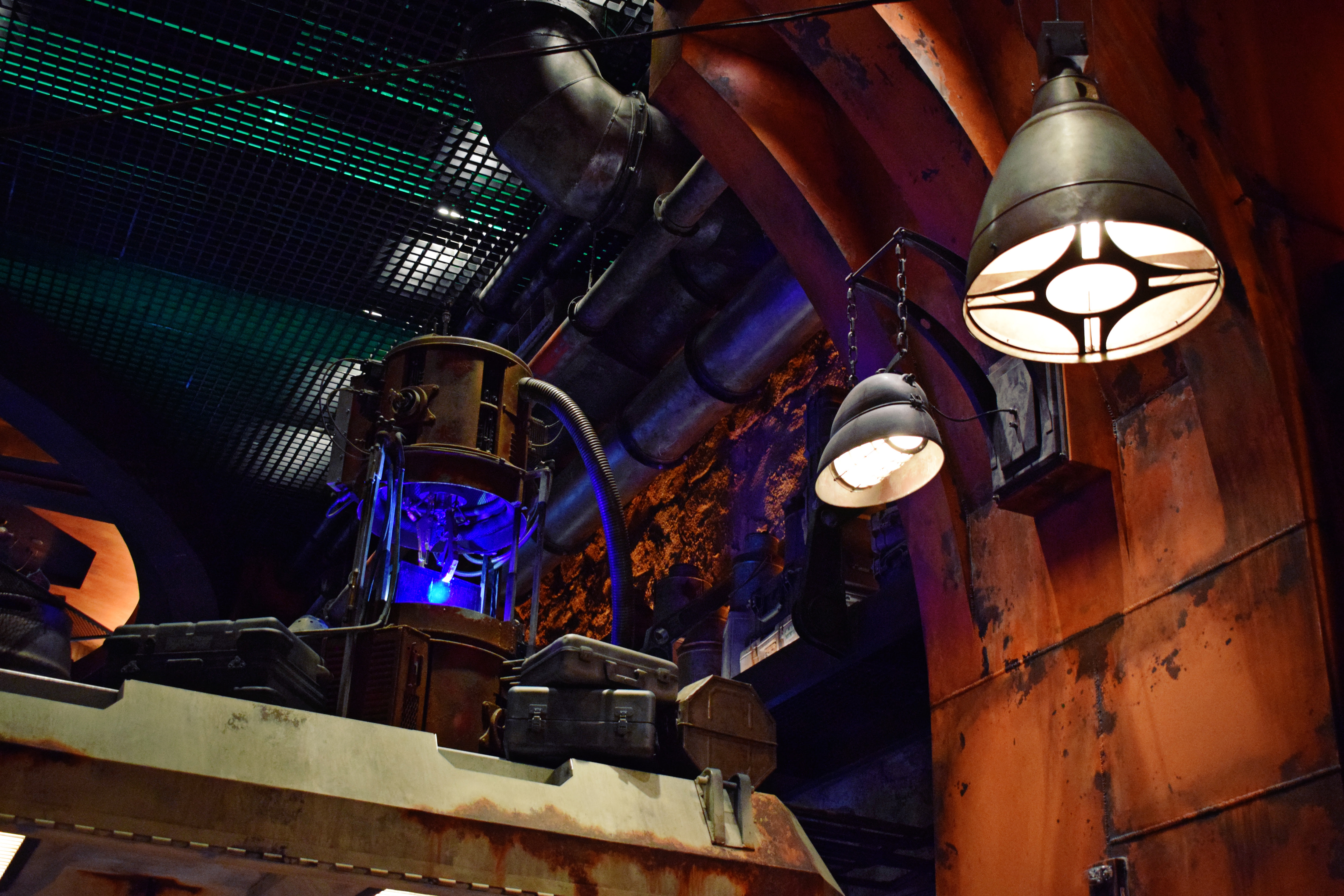Star Wars: Galaxy's Edge - Docking Bay 7 Food & Cargo| Anakin and His Angel