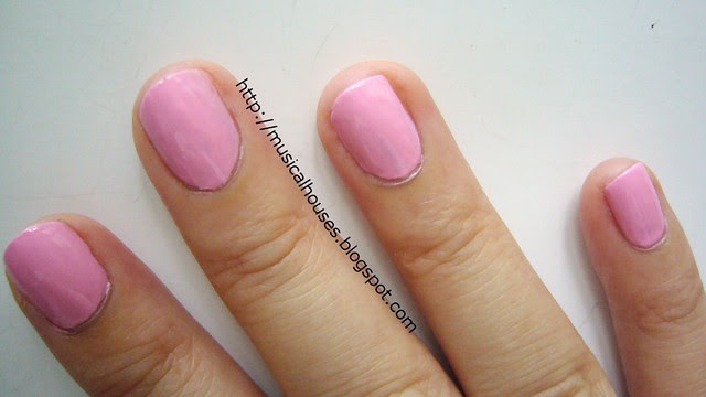 reverse chevron manicure tutorial 1