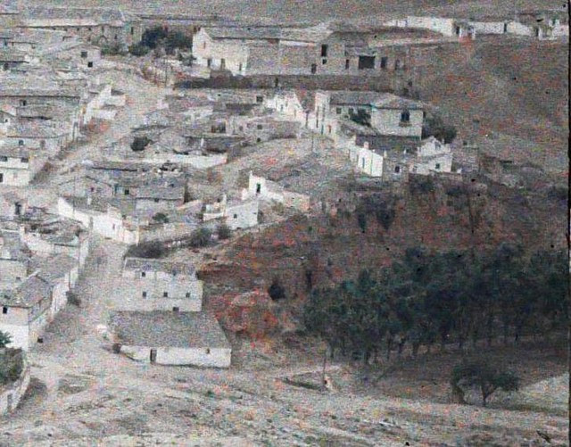 Zona arcillosa denominada alcaén en Toledo entre el 15 y el 17 de junio de 1914. Autocromo de Auguste Léon (detalle). © Musée Albert-Kahn - Département des Hauts-de-Seine 