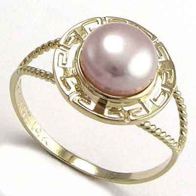 14k Gold Ring. 14k Gold Lavendar Pearl Ring