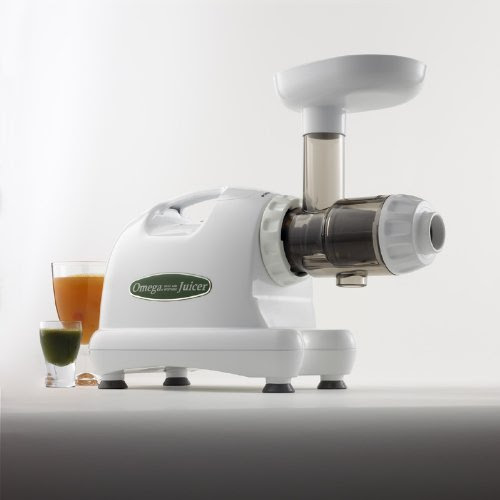 Omega 8004 Juicer (Color: White) Plus Organic Wheatgrass Growing Kit: Combo Includes Omega Juice Machine & Wheat Grass Grow Kit - Kit Includes Trays, Seeds, Soil, Instructions & More.