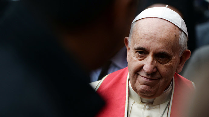 Pope Francis leaves after the Divine Lithurgy at St George church, the principal Greek Orthodox cathedral, on November 30, 2014 in Istanbul as part of a three day visit in Turkey.(AFP Photo / Filippo Monteforte)