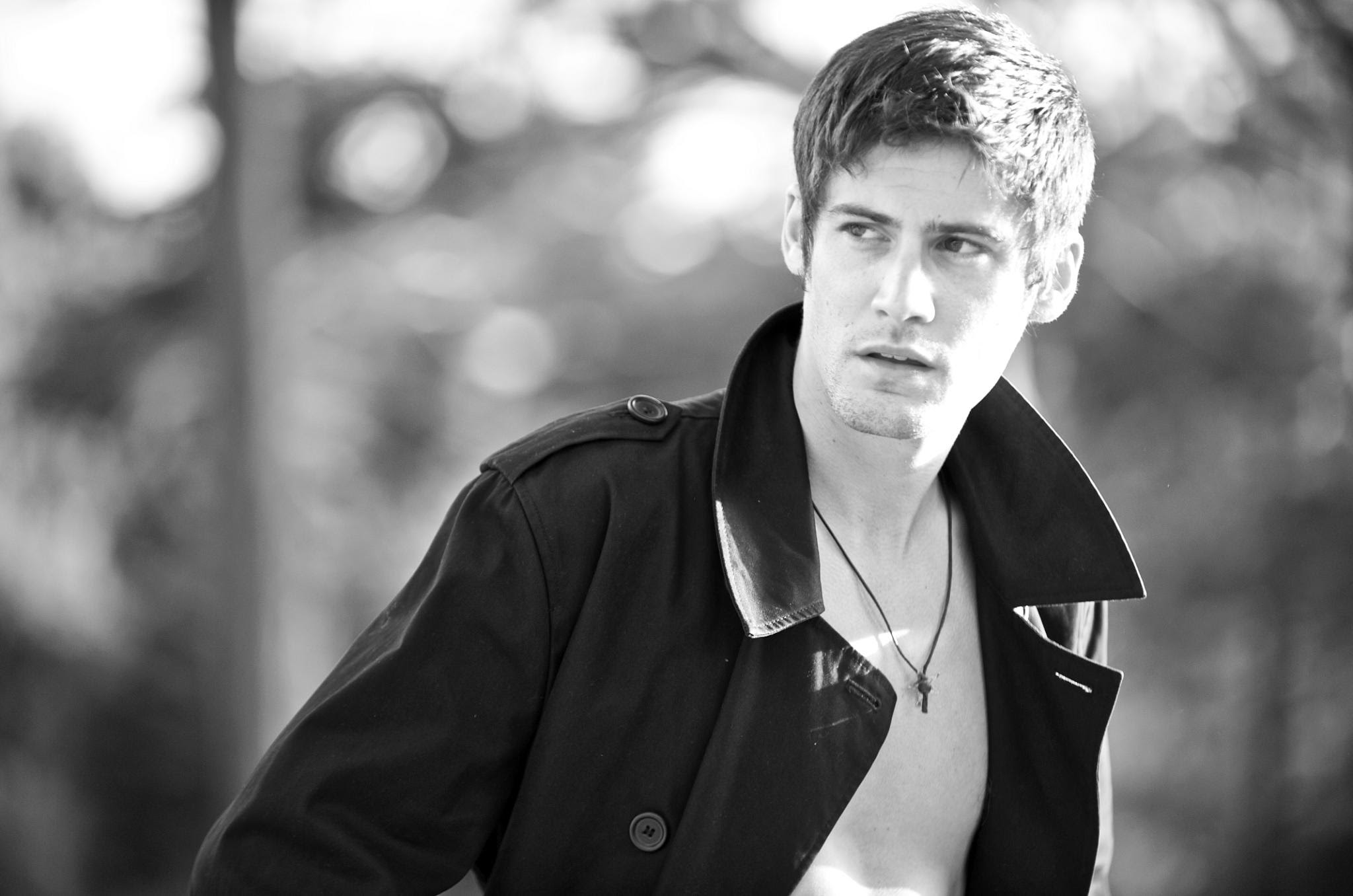 フリー画像 人物写真 男性ポートレイト 外国人男性 イケメン モノクロ写真 画像素材なら 無料 フリー写真素材のフリーフォト