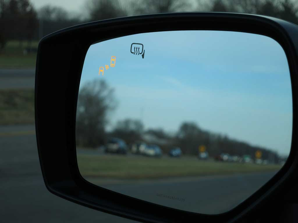 Usアウトバック サイドミラー死角にクルマがいるのがわかるんです ステラ Pleiades Drive