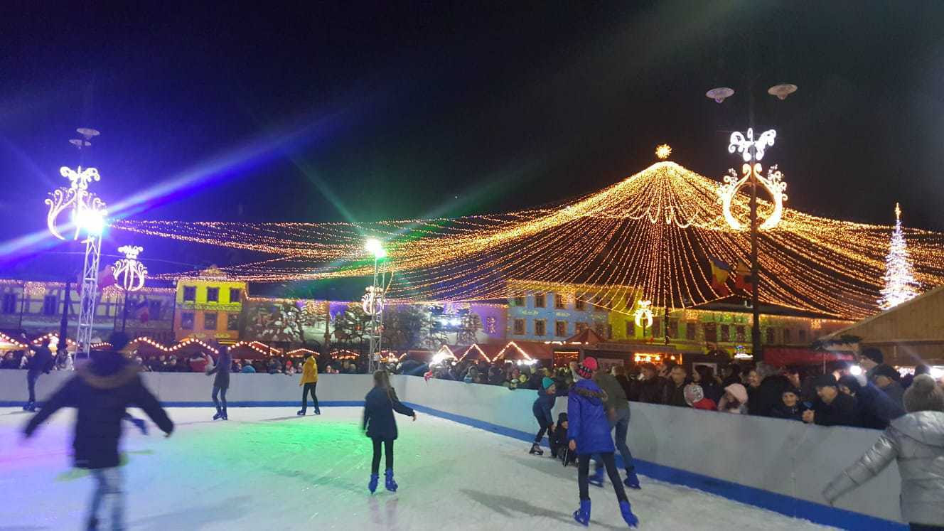 S A Deschis Targul De Crăciun La Sibiu Imagini Cu O Iarnă De Basm