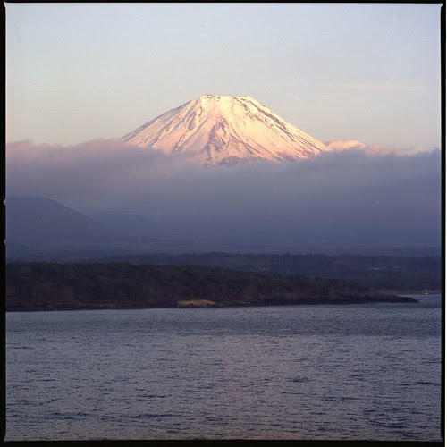 color of Mt. Fuji's sunset (HASSELBLAD 500C/M)