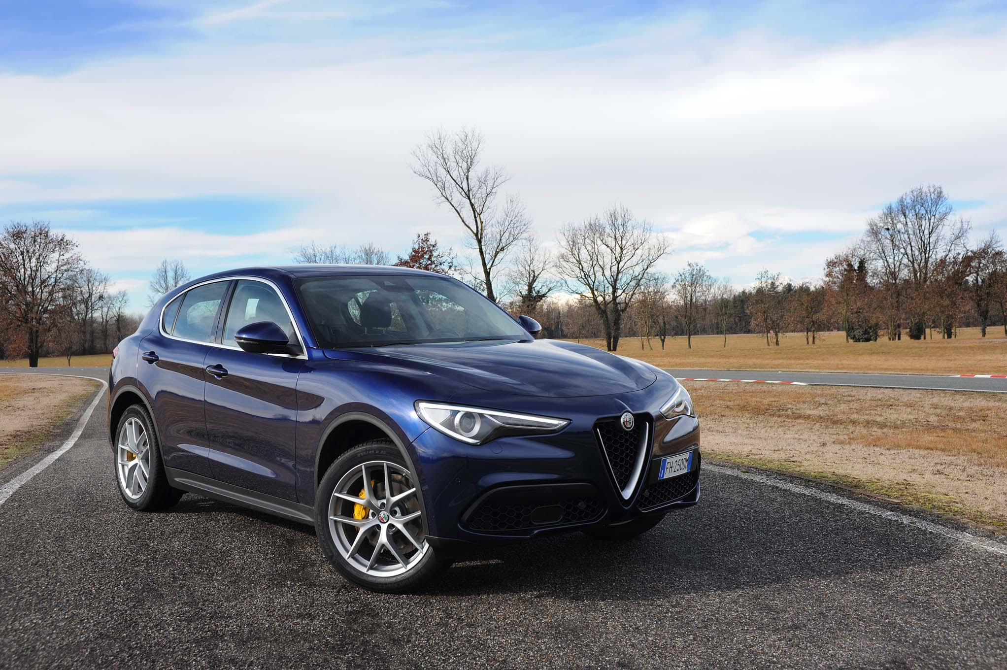 2018 Alfa Romeo Stelvio Q4 front three quarter