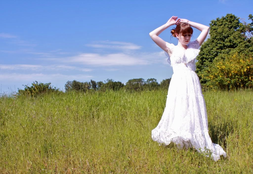 the clothes horse, personal style, fashion blog, white dress, vintage dress, lace dress, wedding dress, retro, vintage, summer, inspiration, field, romantic