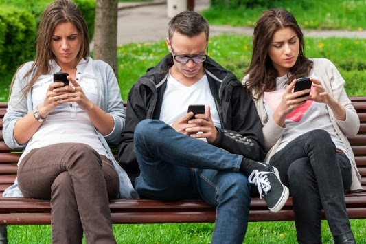 Απίστευτη έρευνα για όσους έχουν smartphone