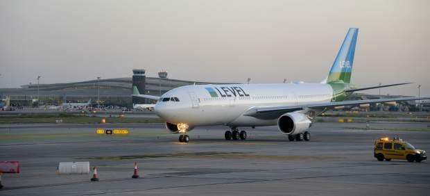 Avión de LEVEL