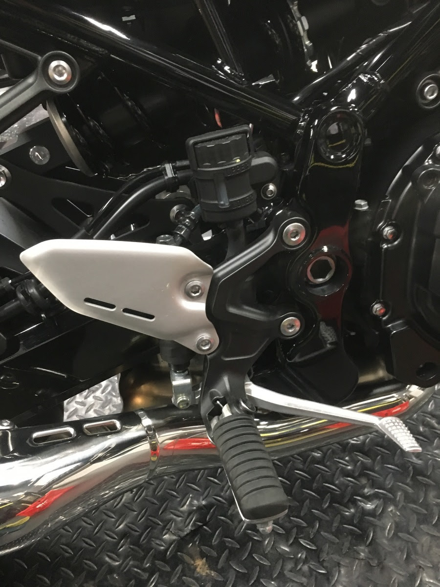 Z900rs バックステップ取り付け Naps On マガジン
