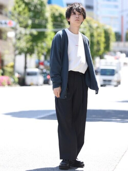 春のネイビーのカーディガンのメンズのコーデ22 おすすめのネイビーカーディガンを紹介 春夏秋冬トレンド情報ピポパ発信局