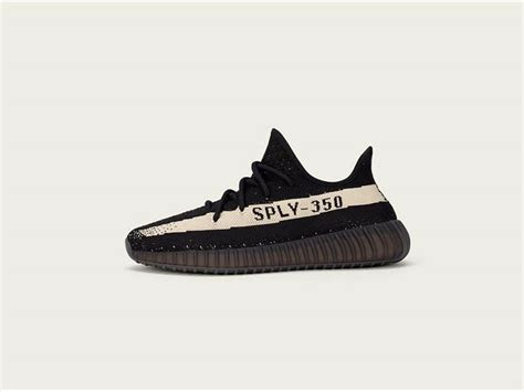 adidas yeezy  boost  black white date de sortie
