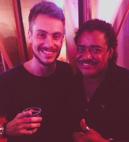 Raphael Sumar tietou Compadre Washington na festa