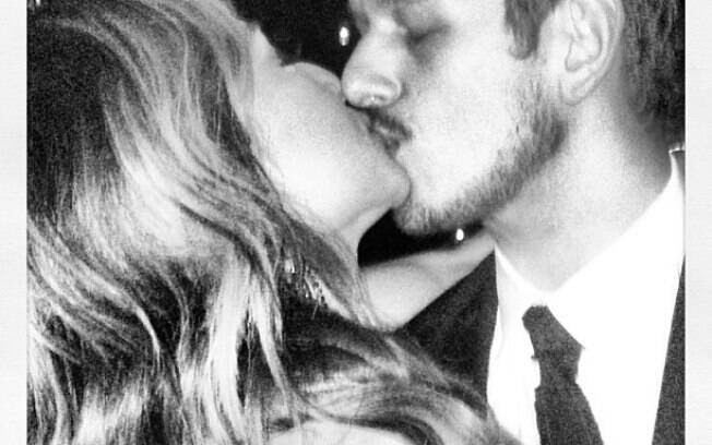 A mesma atitude tem sido praticada pelo ex-marido João Vicente. O publicitário, que hoje namora Sabrina Sato, compartilha mensagens de amor eterno à apresentadora 