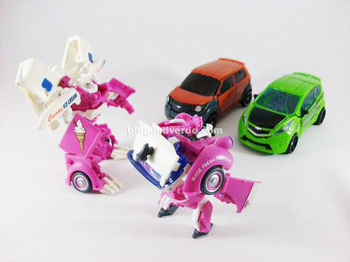 Transformers Mudflap RotF Deluxe vs Skids vs Ice Cream Truck - modo robot