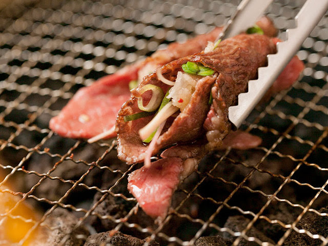 天満で焼肉店をお探しなら個室もご用意可能な 黒毛和牛焼肉 みかく屋 飲み放題付きのコースで一次会 二次会にもおすすめ 天満で焼肉を味わうなら