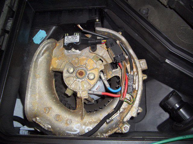 T West サービス課 修理ブログ ベンツsクラス W140 エアコンブロア不動