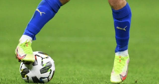 サカストテープ サッカーソックス専用テープ 足とシューズの最適化で競技者本来の力を引き出すlegtoolseparationsystem