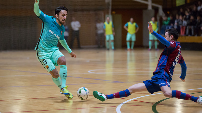 フットサルのディフェンスがうまくなりたい 上達のコツ紹介 Spaia スパイア
