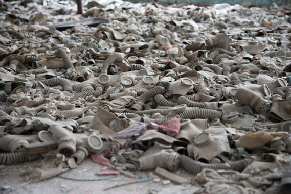 A cidade de Chernobyl não pode ser repopulada pelo fato de o isótopo radioativo presente no local ter uma velocidade de desintegração muito lenta