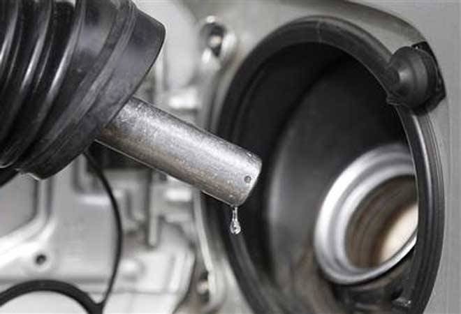 Brent trades near 2015 lows as OPEC decides to keep output high