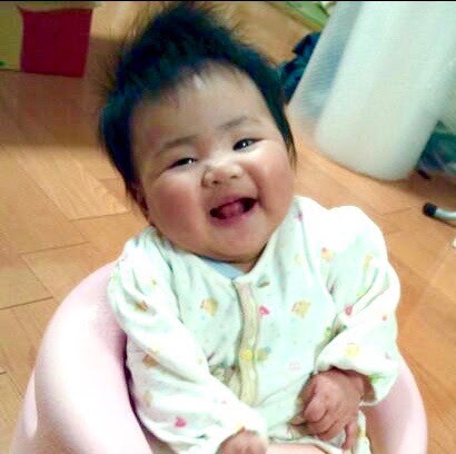 赤ちゃんは生後何ヶ月に似顔絵を描いてもらうのが一番可愛いの 似顔絵師夫婦の活動紹介 ニテンナ