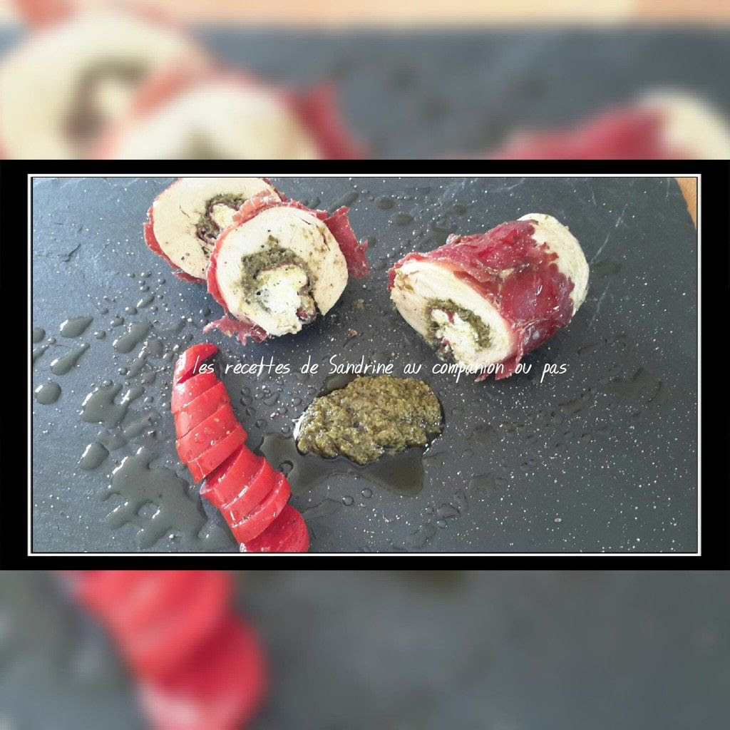 Roulade De Poulet Farci A La Ricotta Pesto Et Boeuf Seche Au