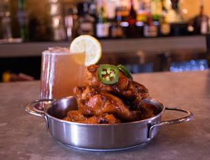 Jock Lindsey's Hangar Bar - Wings