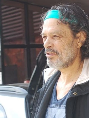 Sócrates na saída do hospital (Foto: Marcos Guerra/Globoesporte.com)
