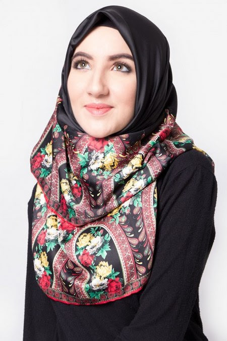 Warna Jilbab Yang Cocok Untuk Baju Hitam Polos